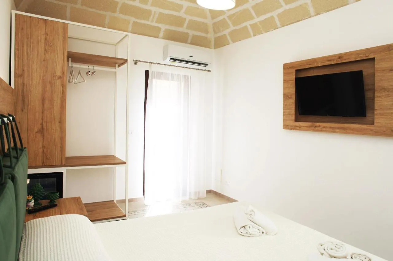 Guest house Gli Archi Garden Rooms Favignana Italy