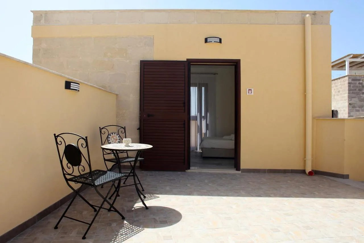Guest house Gli Archi Garden Rooms Favignana Italy