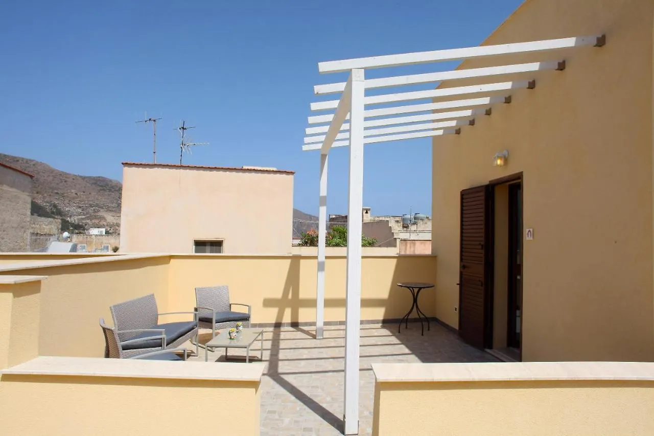 Guest house Gli Archi Garden Rooms Favignana